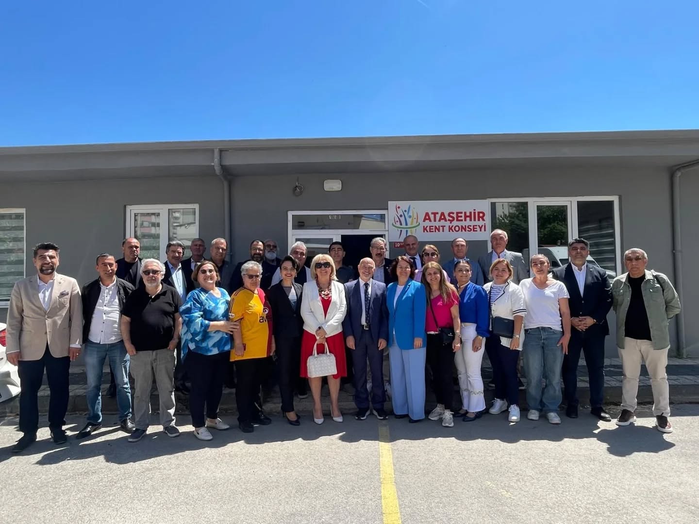 ATAŞEHİR’DE MUHTARLAR VE KENT KONSEYİ BULUŞMASI GERÇEKLEŞTİ