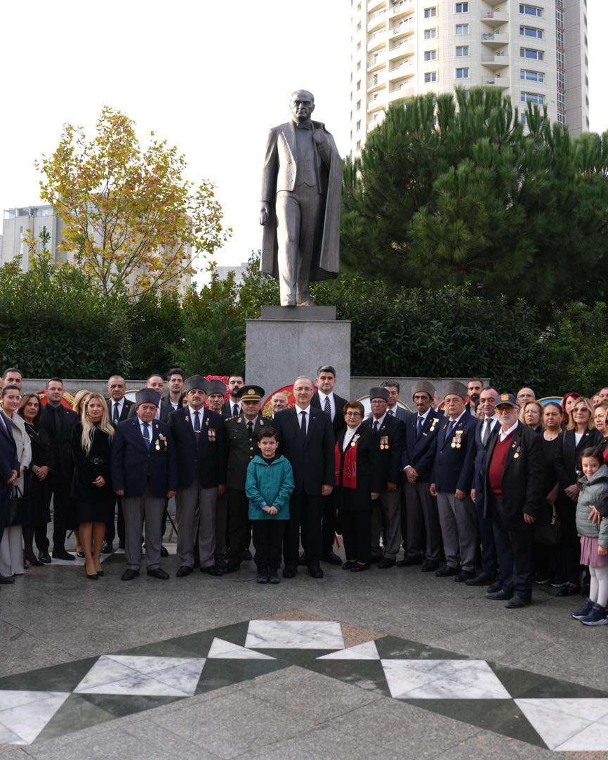 ATATÜRK, VEFATININ 87. YILINDA ATAŞEHİR’DE SAYGI VE ÖZLEMLE ANILDI